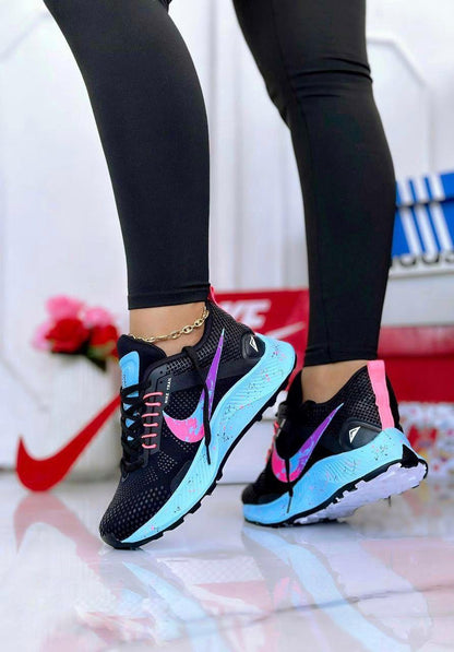 NIKE TRAIL DAMA