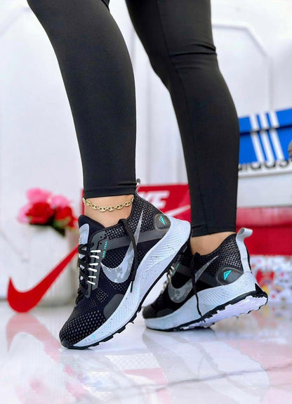 NIKE TRAIL DAMA